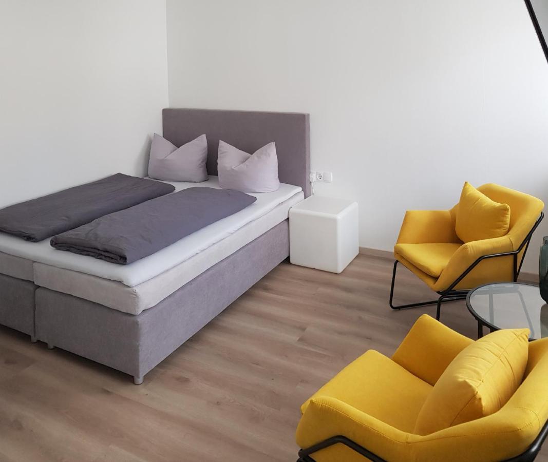 Hotel-Garni 'Zum Weinkrug' Sommerhausen Buitenkant foto