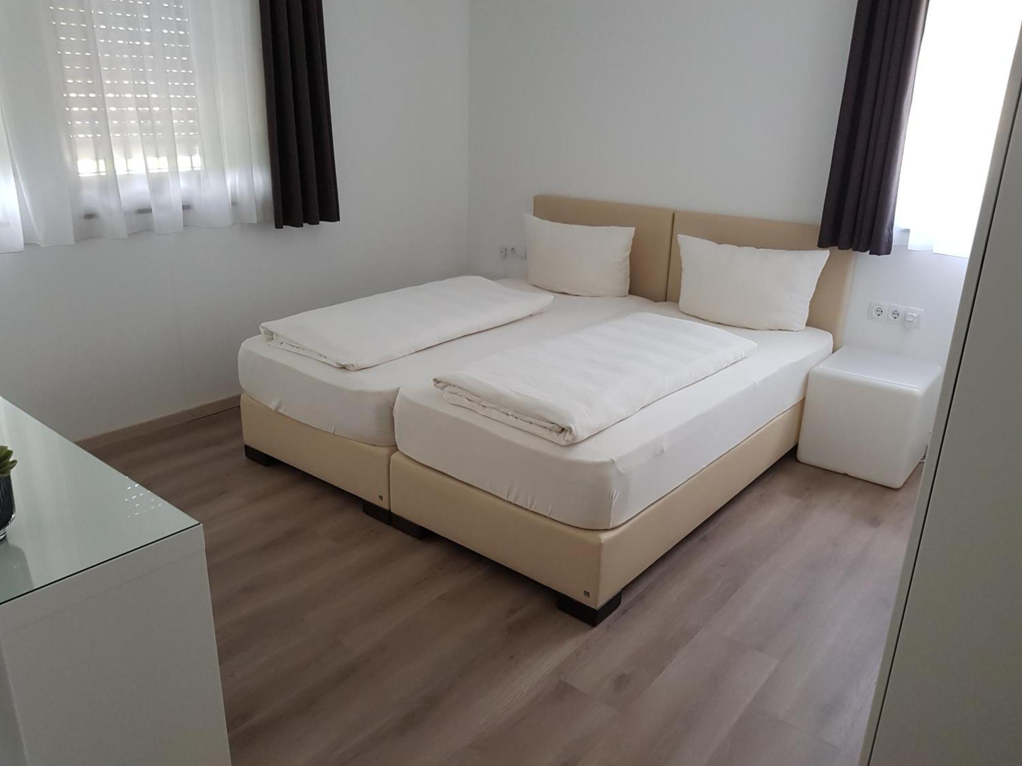 Hotel-Garni 'Zum Weinkrug' Sommerhausen Kamer foto